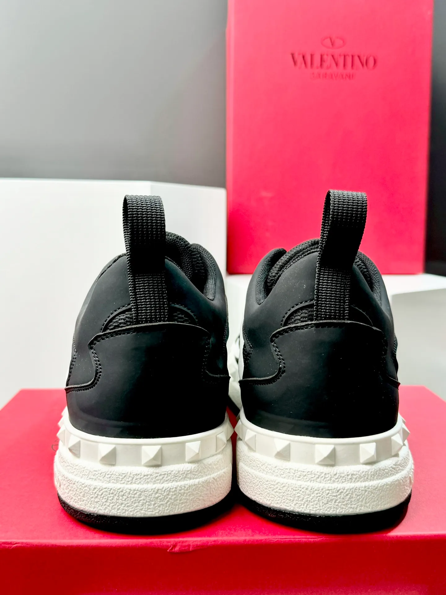 Men's shoes 💰440 Valentino "VALENTINO" hot sale ❤️ Counters ship at the same time 1:1 👏 Imported cowhide + mesh lining 🐂 Couple's casual fashion sneakers, exquisite workmanship, original original outsole 38-44 (45 customized, non-refundable)